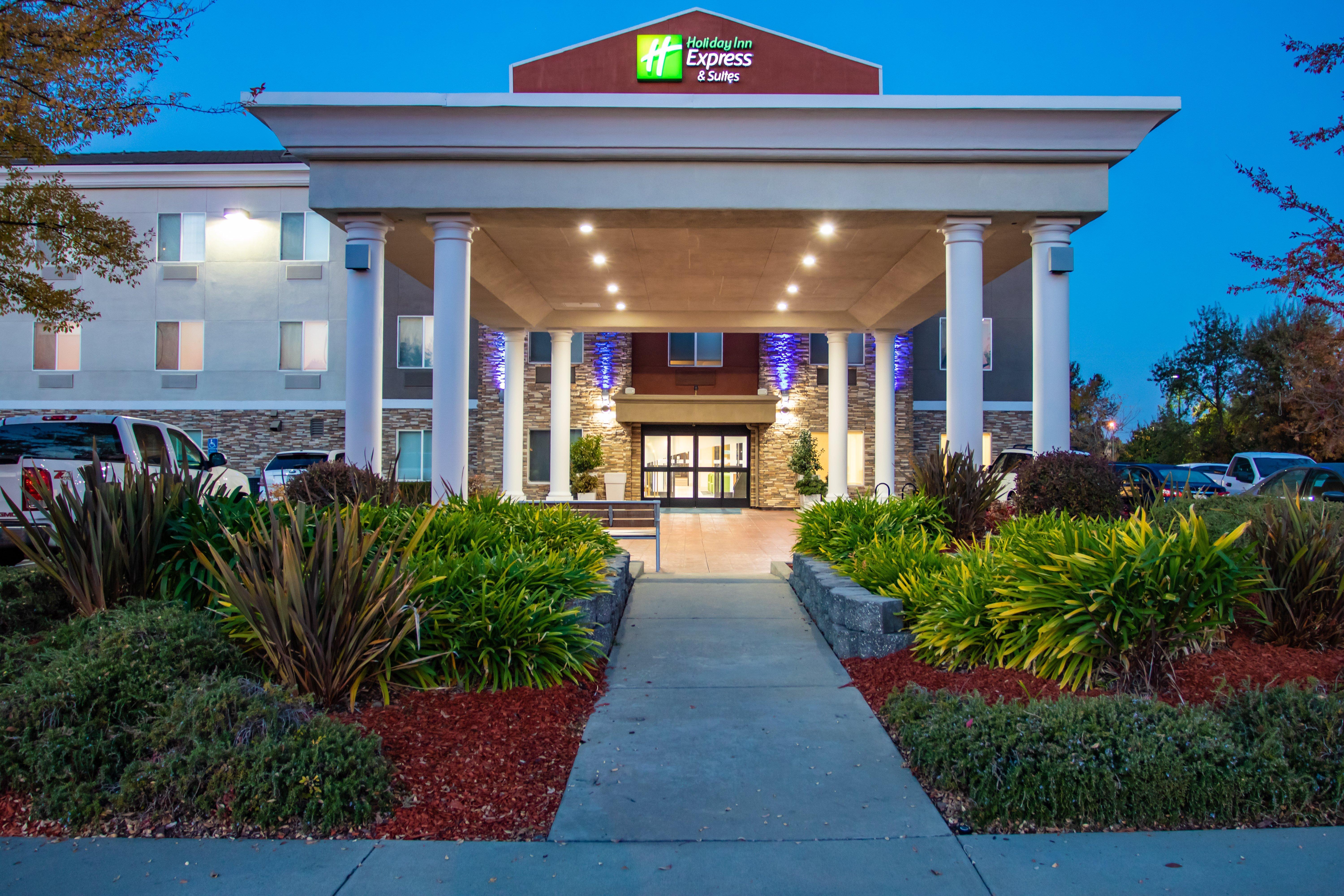 Holiday Inn Express Hotel & Suites Roseville - Galleria Area, An Ihg Hotel Exterior photo