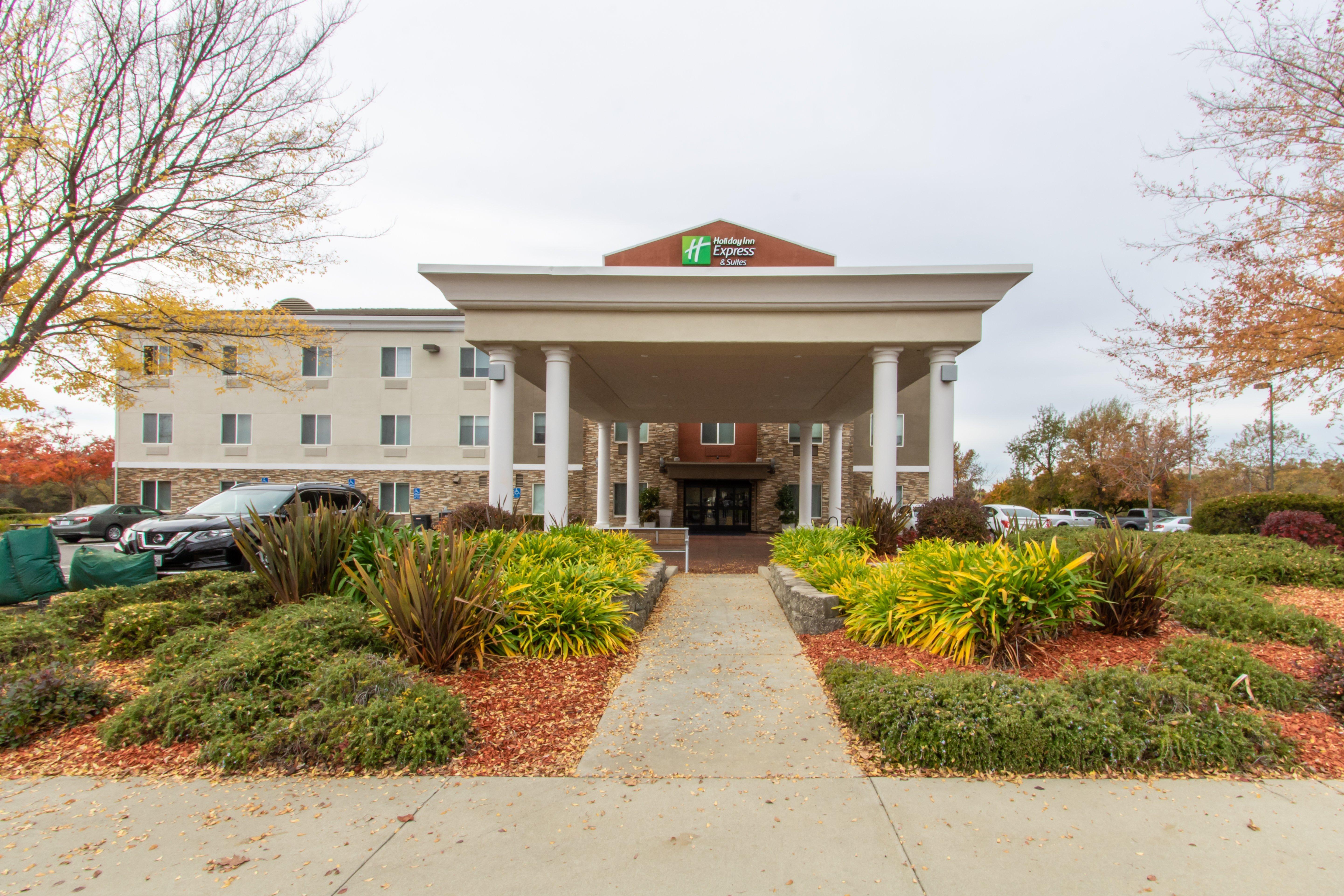 Holiday Inn Express Hotel & Suites Roseville - Galleria Area, An Ihg Hotel Exterior photo